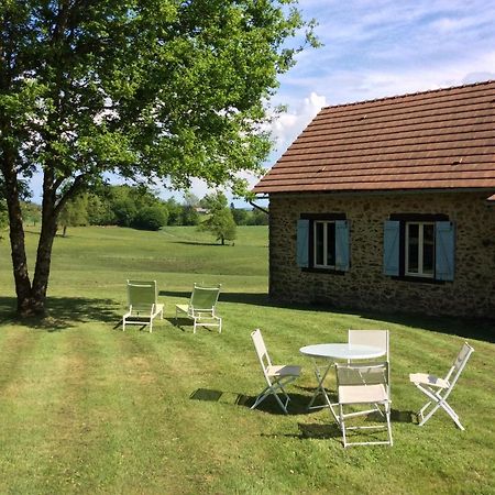 Отель Les Landes Saint-Pardoux-Corbier Экстерьер фото