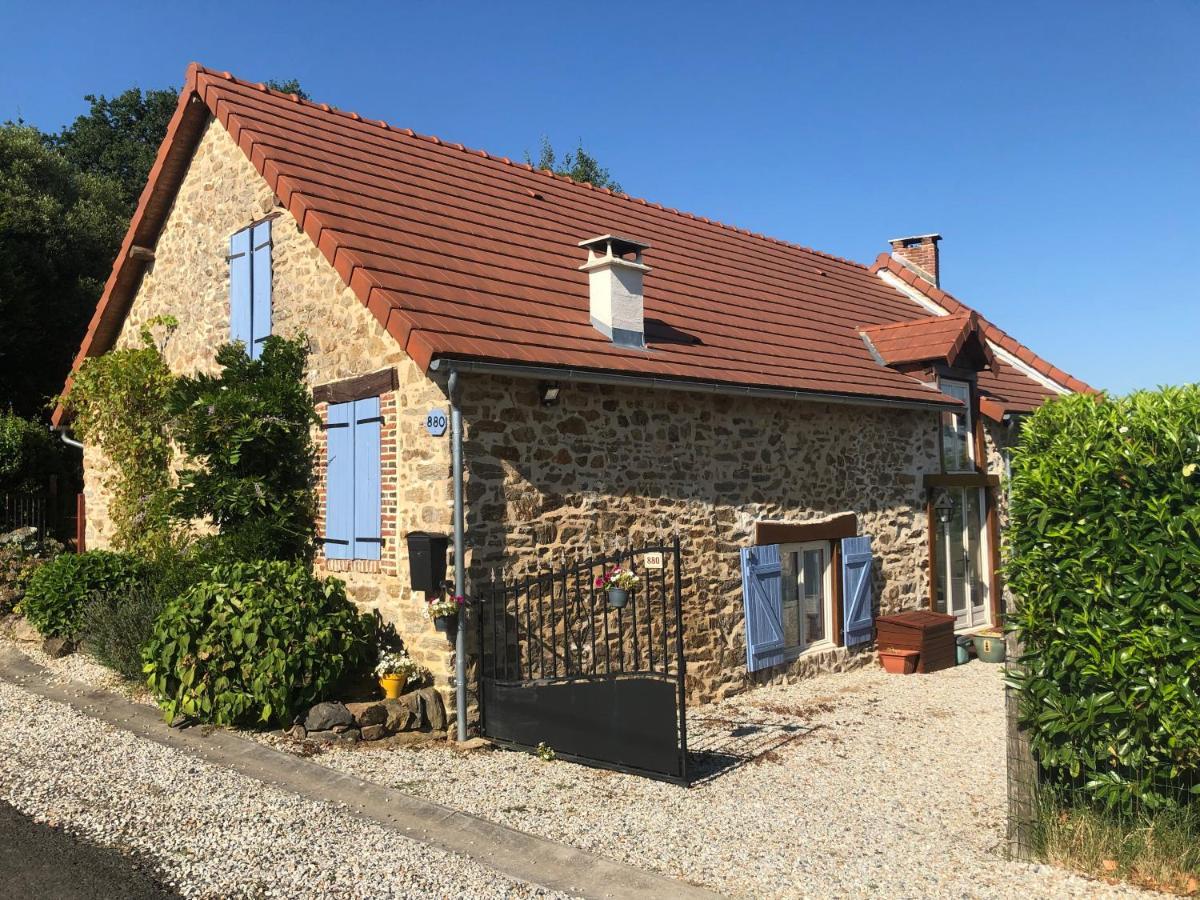 Отель Les Landes Saint-Pardoux-Corbier Экстерьер фото