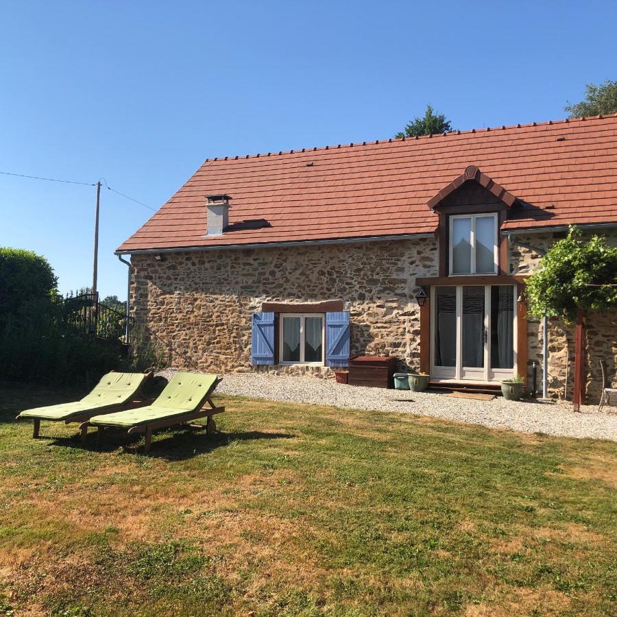 Отель Les Landes Saint-Pardoux-Corbier Экстерьер фото